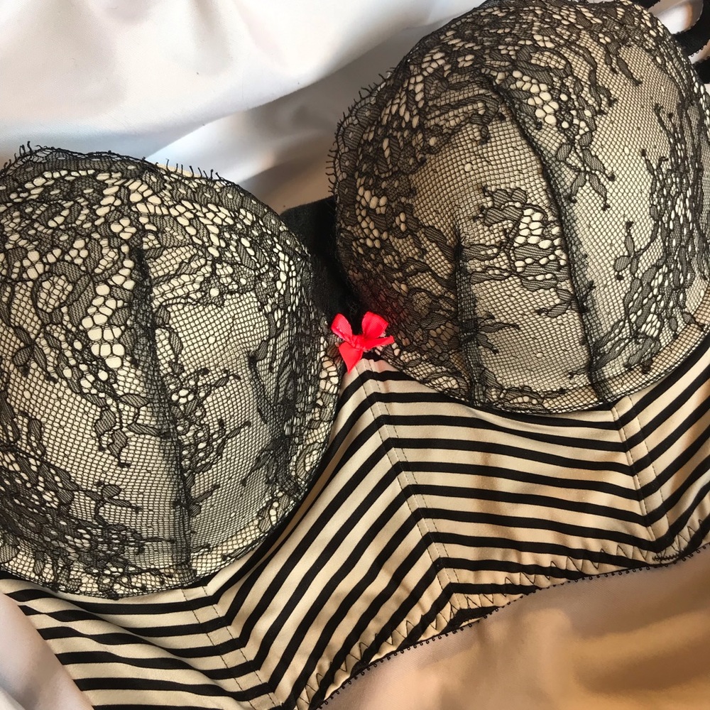 Victoria’s Secret Very Sexy Demi-Bustier